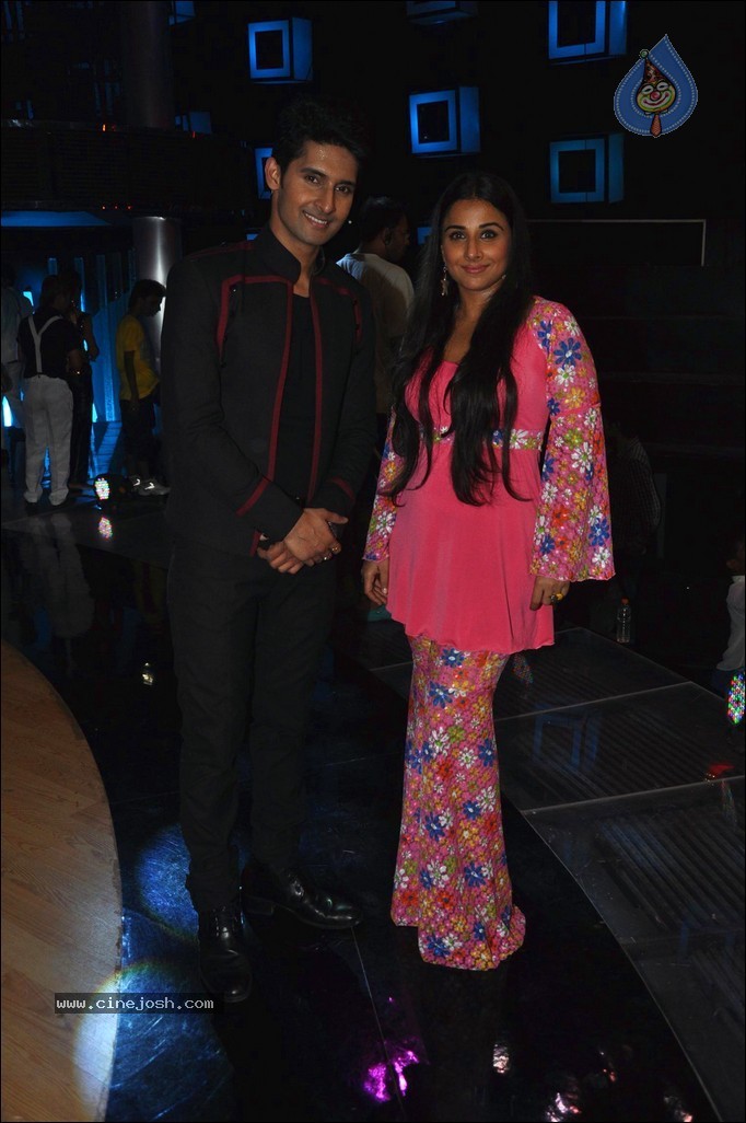Vidya Balan n Emraan Hashmi Promotes Ghanchakkar - 24 / 48 photos