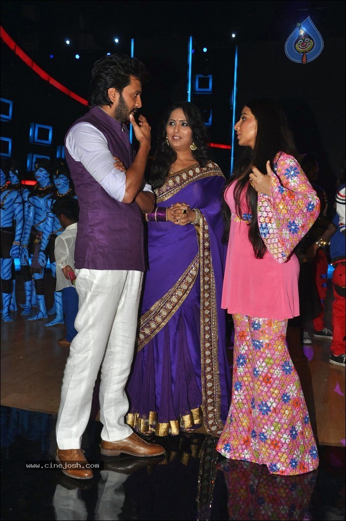 Vidya Balan n Emraan Hashmi Promotes Ghanchakkar - 31 / 48 photos