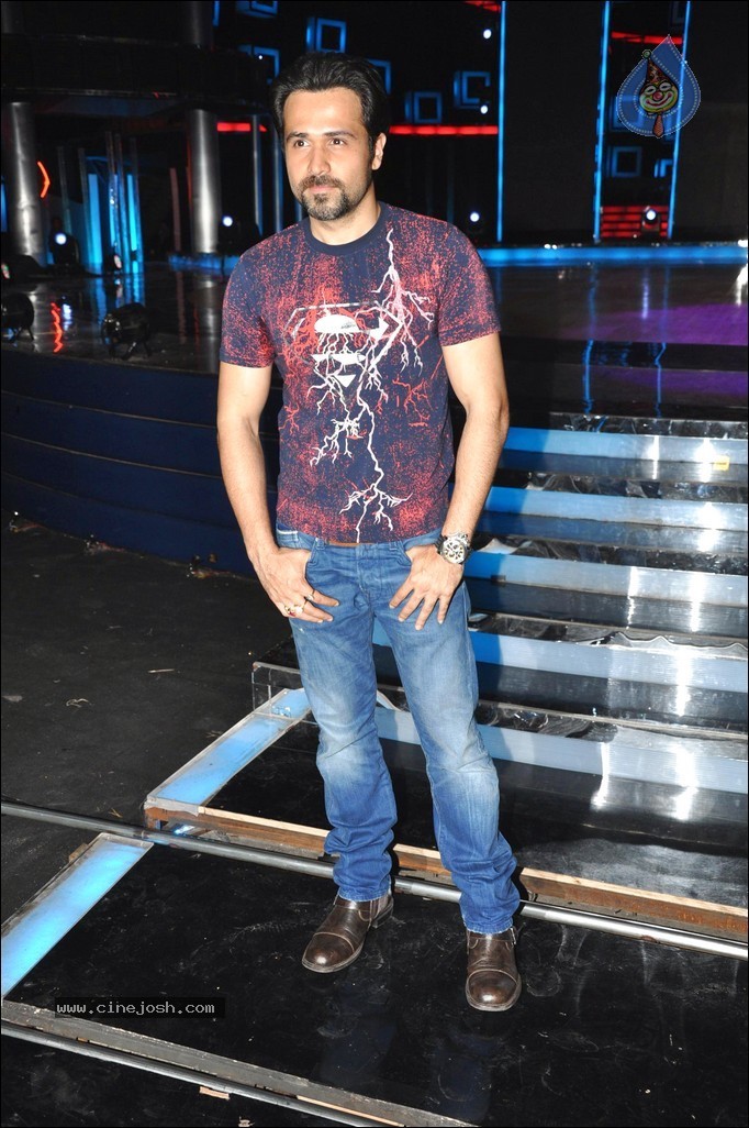 Vidya Balan n Emraan Hashmi Promotes Ghanchakkar - 35 / 48 photos