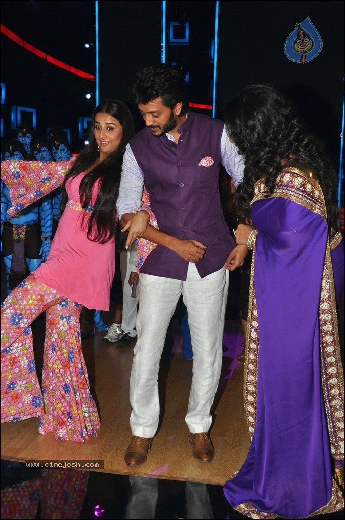 Vidya Balan n Emraan Hashmi Promotes Ghanchakkar - 46 / 48 photos