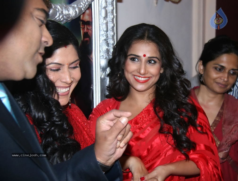Vidya Balan on The Sets of Bade Ache Lagte Ho - 26 / 26 photos