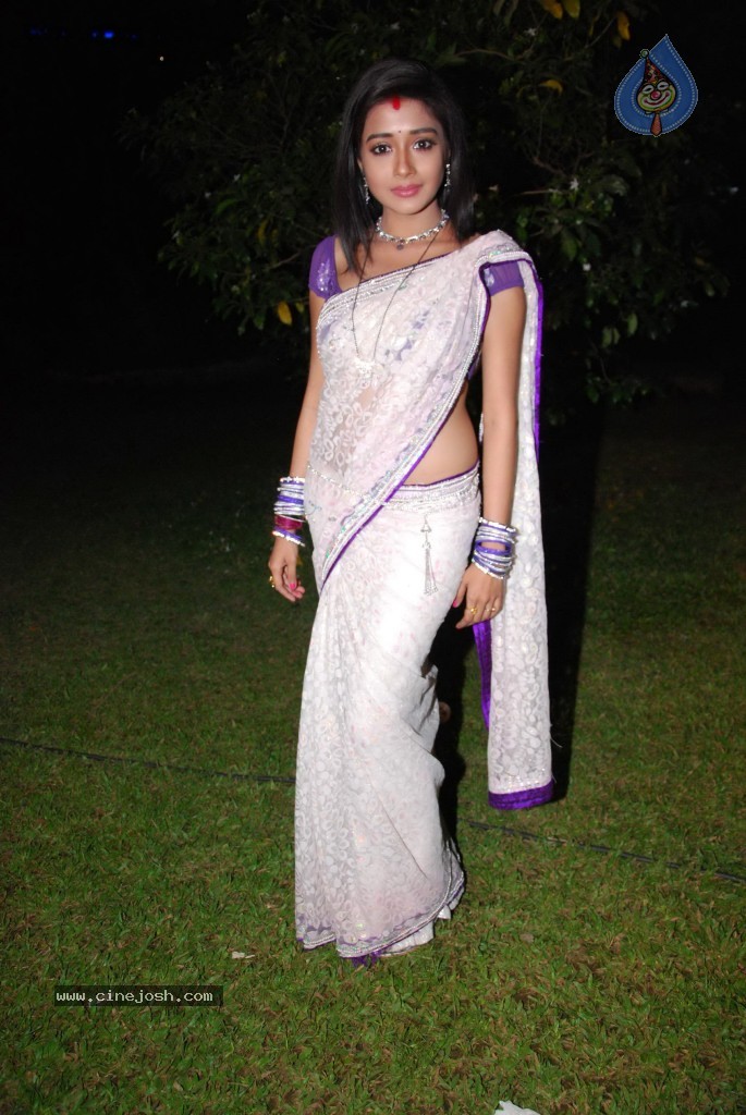 Vidya Balan Promotes Film Kahaani - 12 / 25 photos