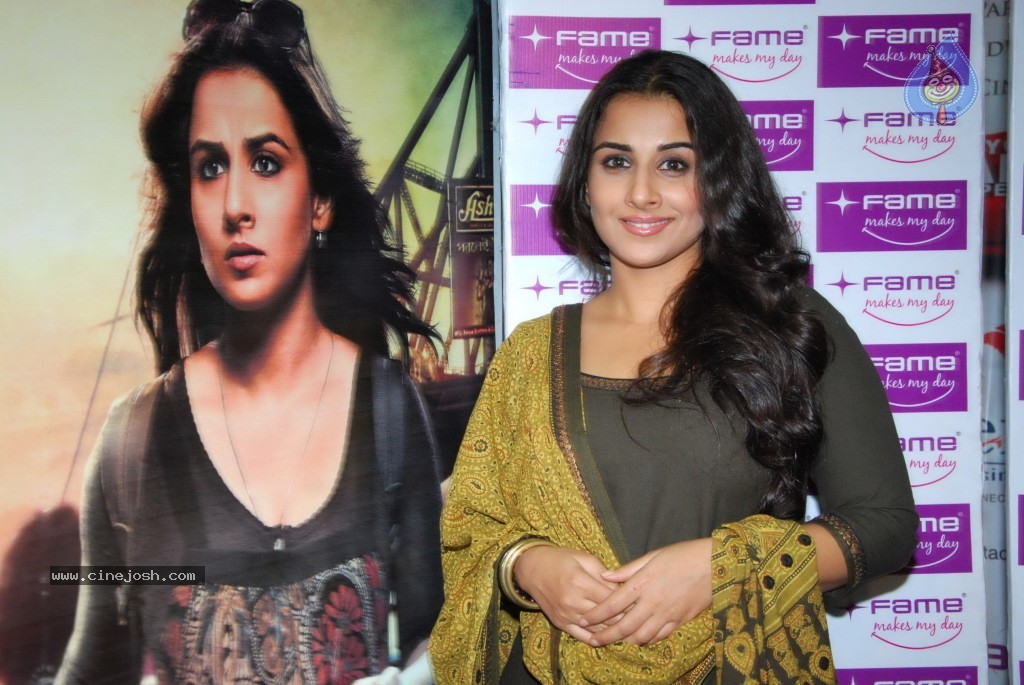 Vidya Balan Promotes Kahaani Film - 17 / 30 photos