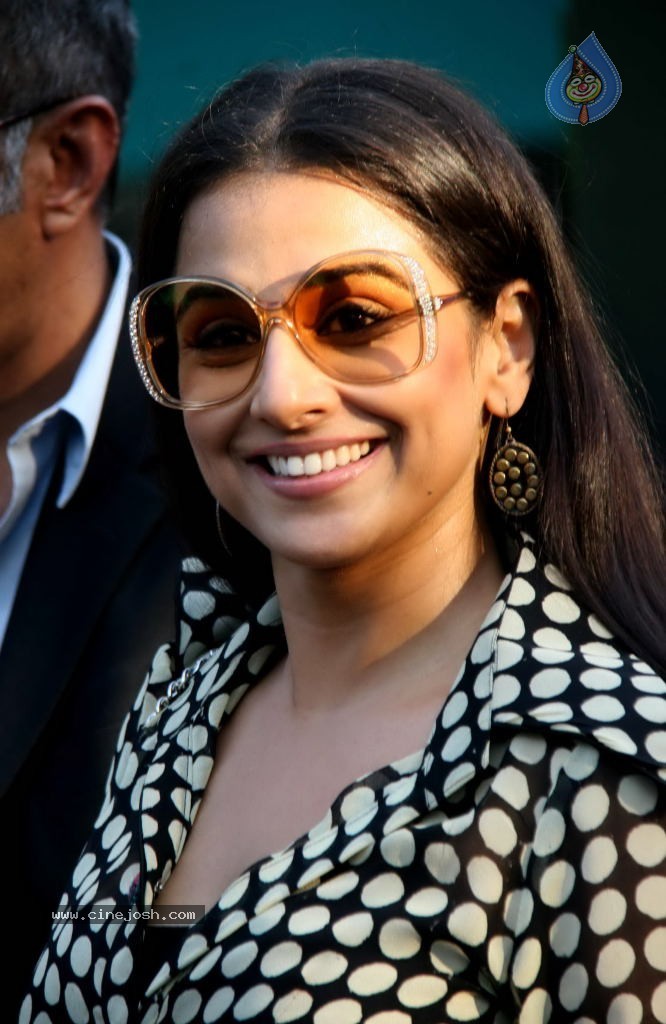 Vidya Balan Promotes The Dirty Picture Movie - 20 / 22 photos