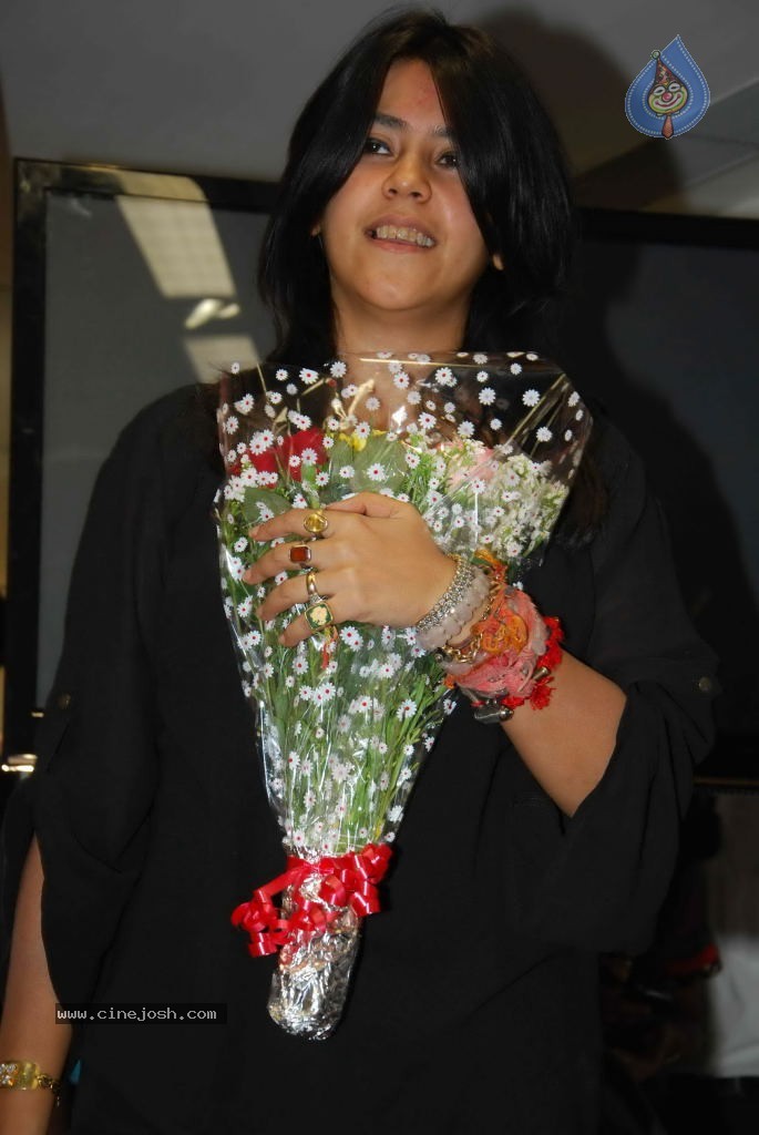Vidya Balan,Tusshar Kapoor at The Dirty Picture DVD Launch  - 6 / 55 photos