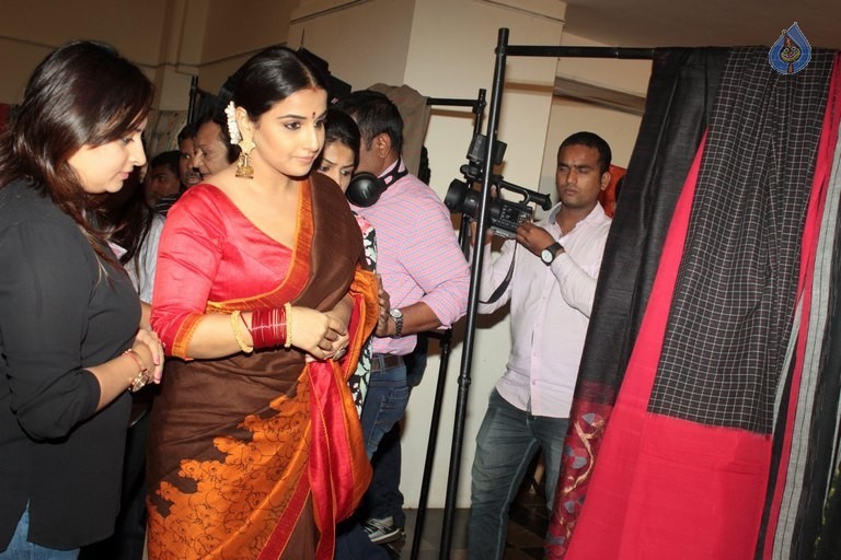 Vidya Balan Unveiles Designers Summer Collection - 2 / 42 photos