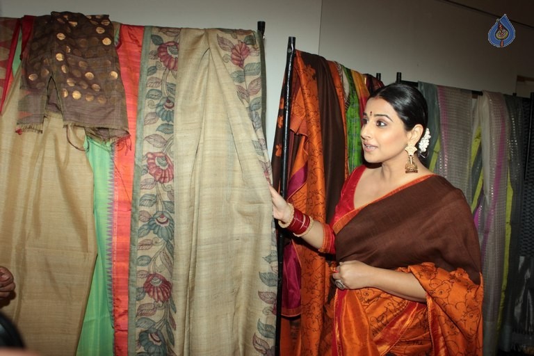 Vidya Balan Unveiles Designers Summer Collection - 4 / 42 photos