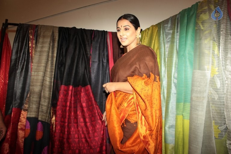 Vidya Balan Unveiles Designers Summer Collection - 6 / 42 photos