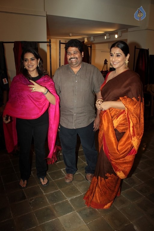 Vidya Balan Unveiles Designers Summer Collection - 9 / 42 photos