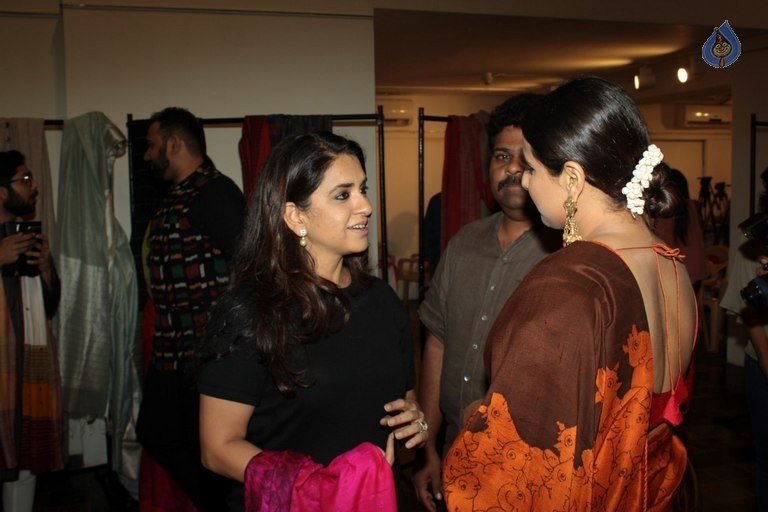 Vidya Balan Unveiles Designers Summer Collection - 36 / 42 photos
