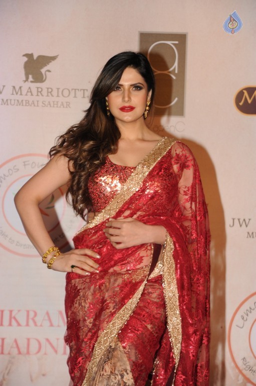 Vikram Phadnis 25 years Completion Fashion Show - 28 / 91 photos