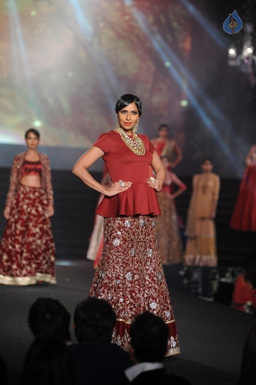Vikram Phadnis 25 years Completion Fashion Show - 74 / 91 photos