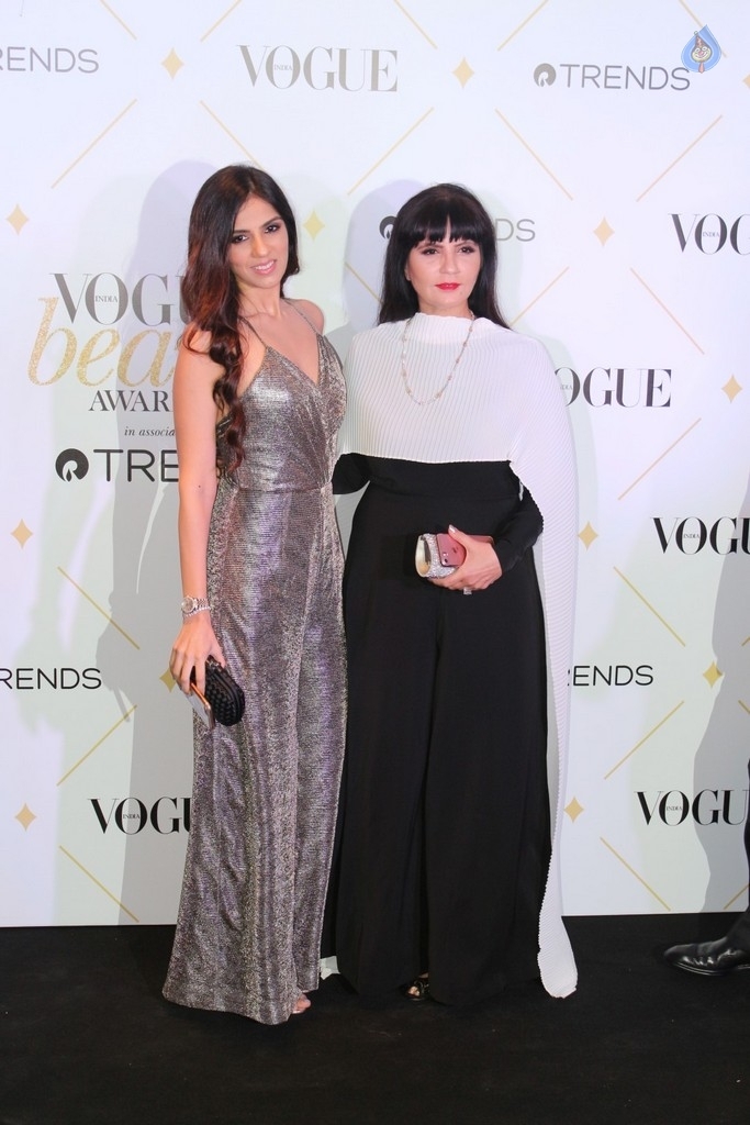 Vogue Beauty Awards 2017 Red Carpet - 16 / 61 photos