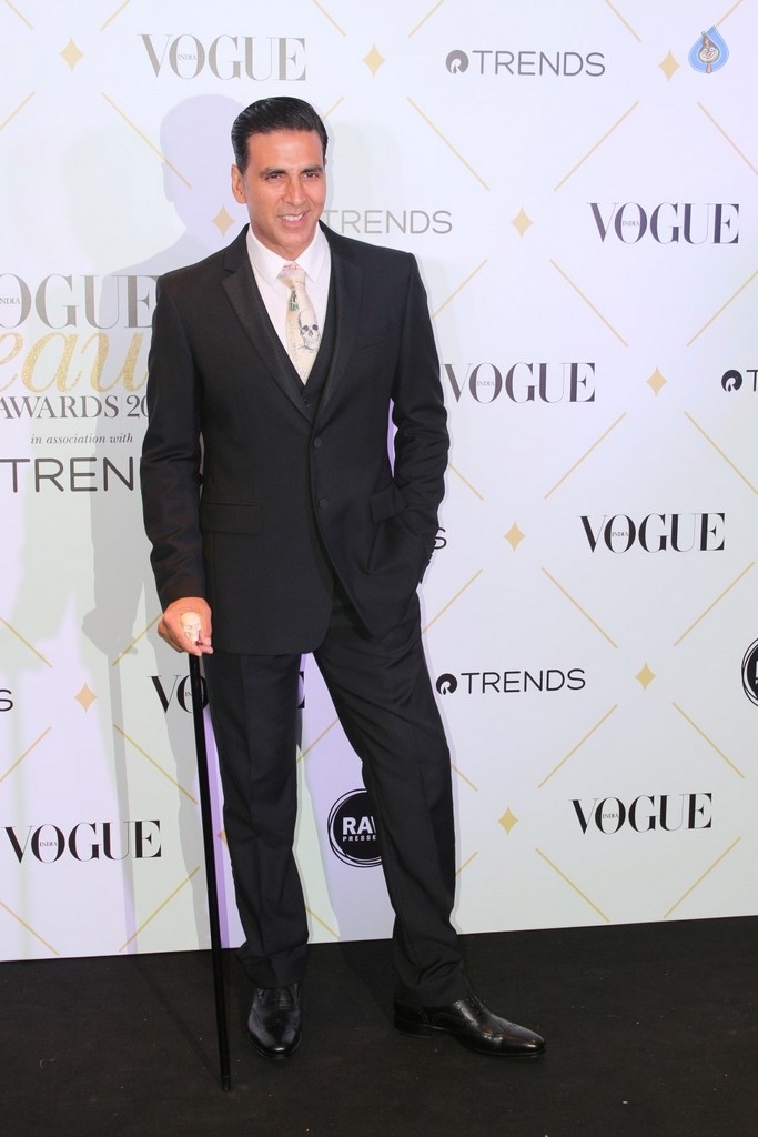 Vogue Beauty Awards 2017 Red Carpet - 47 / 61 photos