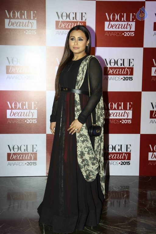 Vogue India Beauty Awards 2015 - 32 / 41 photos