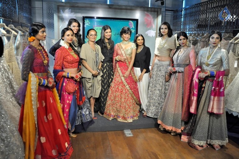 Vogue Wedding Show 2016 Prelude with Sayani Gupta - 41 / 42 photos
