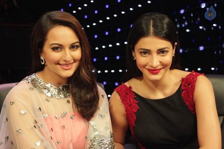 Welcome Back Stars at Indian Idol Juniors Sets - 9 / 13 photos