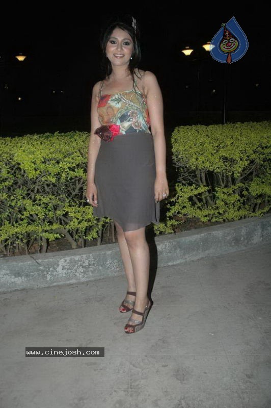Wine Viva Fashion Show 2011 - 78 / 101 photos