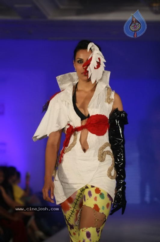WLC Chimera 2011 Hot Fashion Show - 17 / 92 photos