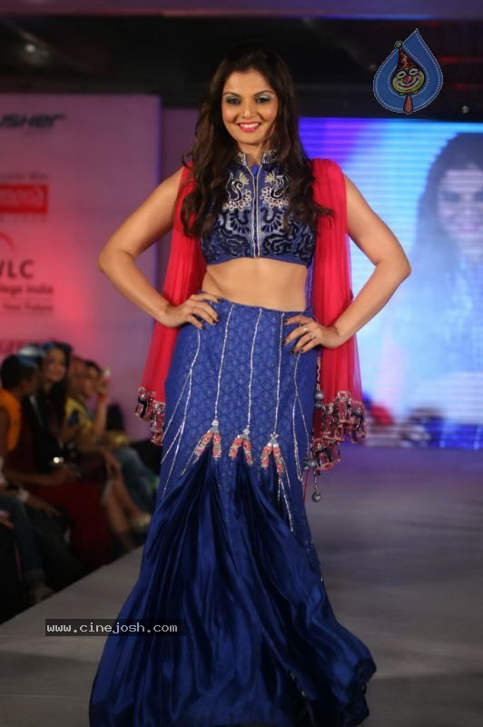 WLC Chimera 2011 Hot Fashion Show - 24 / 92 photos