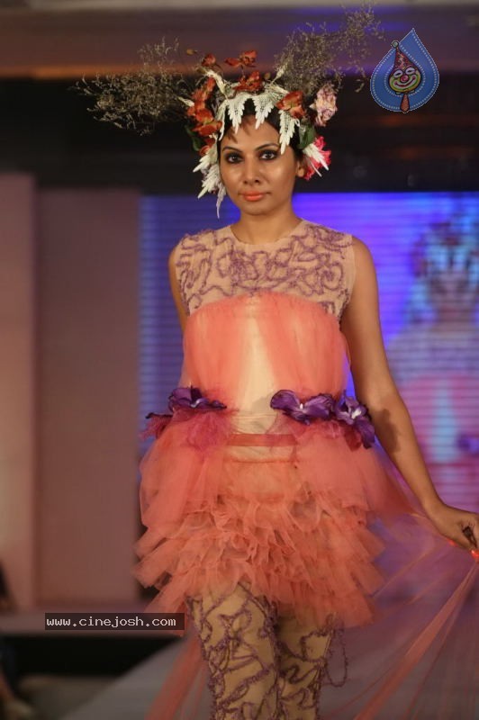 WLC Chimera 2011 Hot Fashion Show - 52 / 92 photos