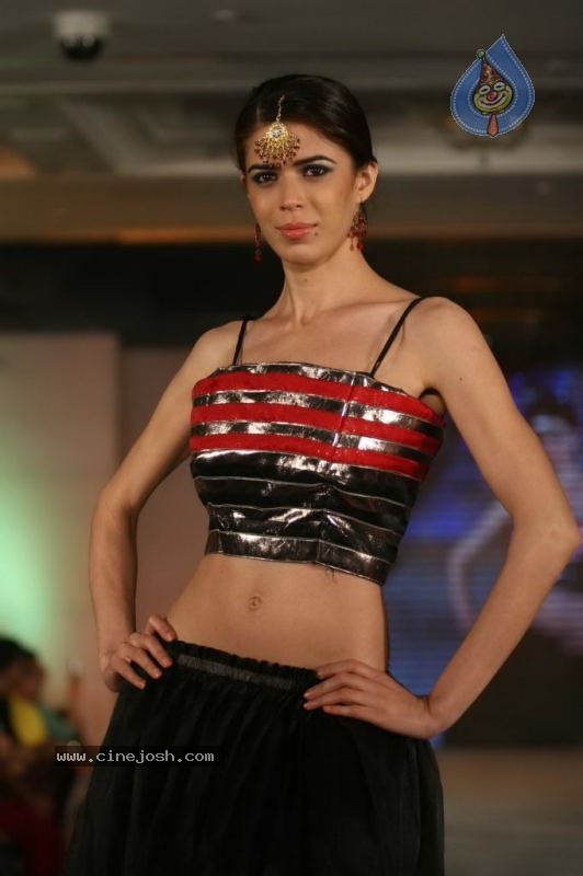 WLC Chimera 2011 Hot Fashion Show - 56 / 92 photos