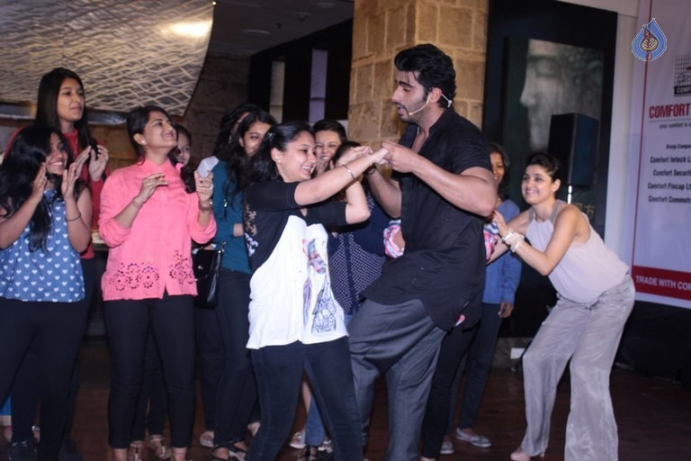 Womens Day Celebration with Ki and Ka Team - 59 / 63 photos