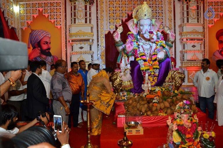 World Biggest Besan Ladoo Unveiling - 3 / 21 photos