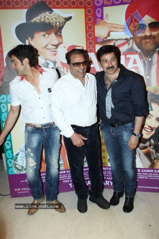 Yamla Pagla Deewana Movie Success Party - 19 / 24 photos