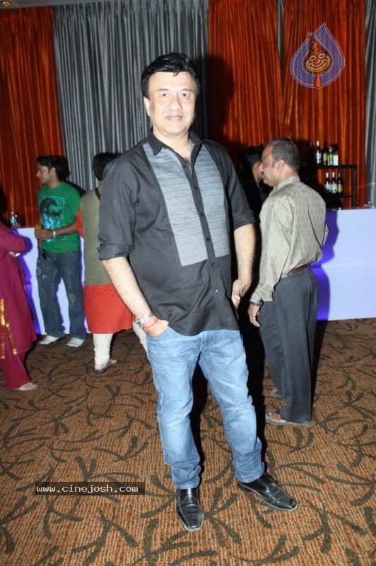 Yamla Pagla Deewana Movie Success Party - 20 / 24 photos