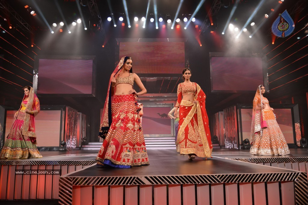 Yash Chopra Birthday Tribute Fashion Show - 22 / 78 photos