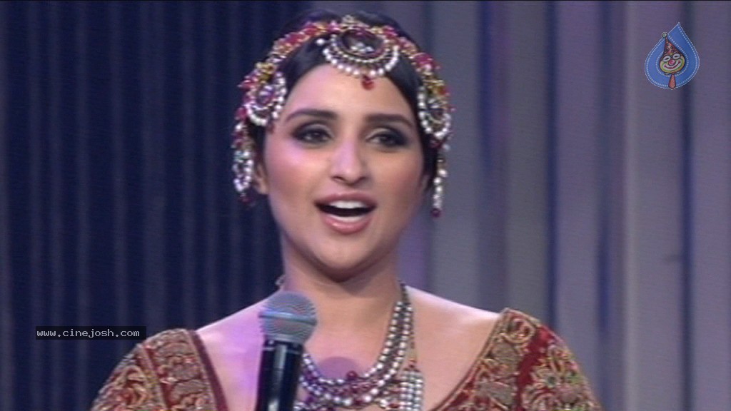 Yash Chopra Birthday Tribute Fashion Show - 33 / 78 photos