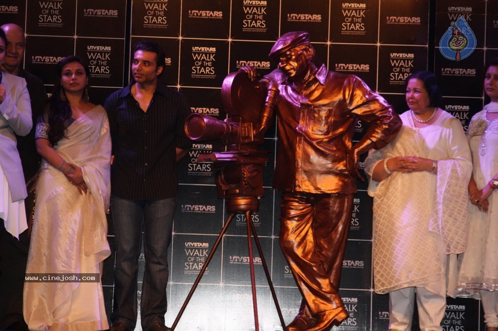 Yash Chopra Statue Launch Event - 5 / 45 photos
