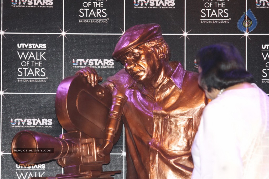 Yash Chopra Statue Launch Event - 14 / 45 photos