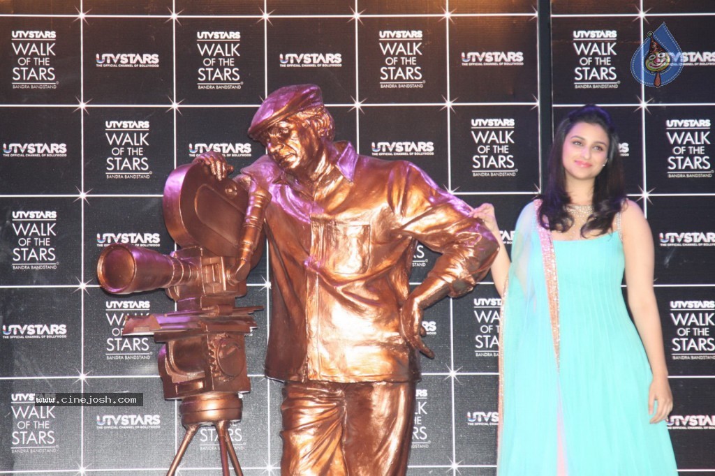 Yash Chopra Statue Launch Event - 20 / 45 photos