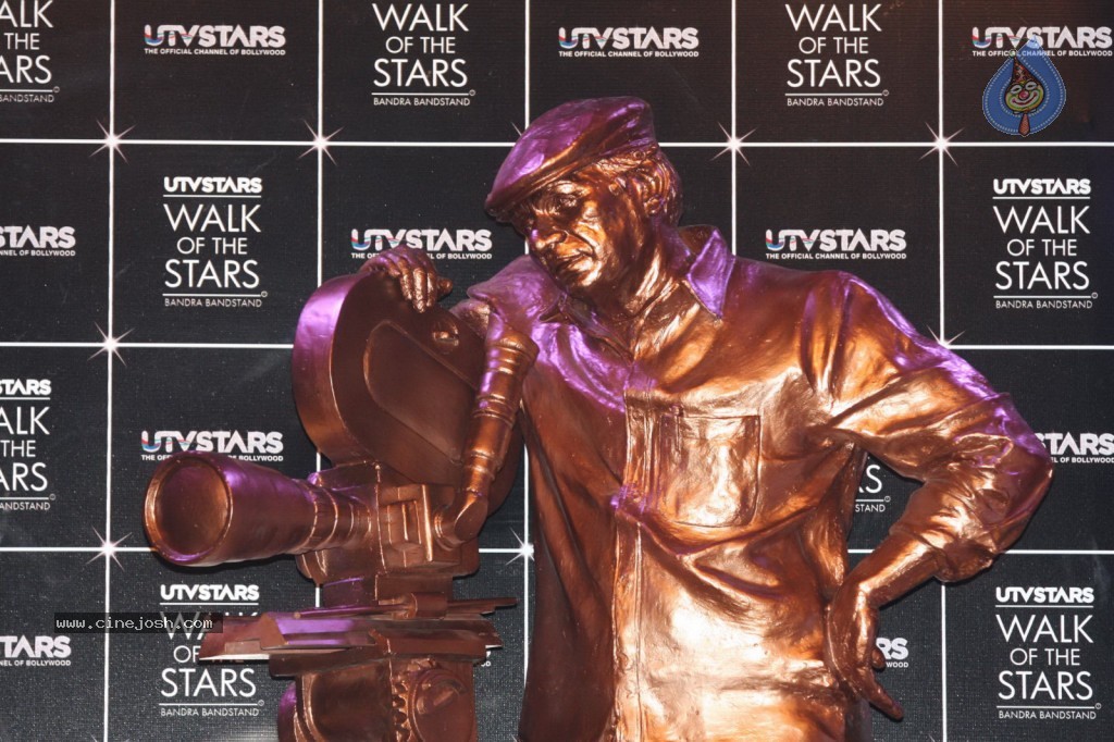 Yash Chopra Statue Launch Event - 22 / 45 photos