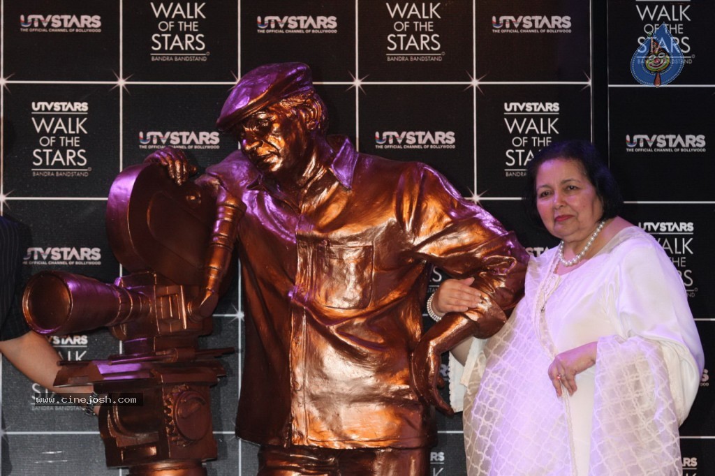 Yash Chopra Statue Launch Event - 23 / 45 photos