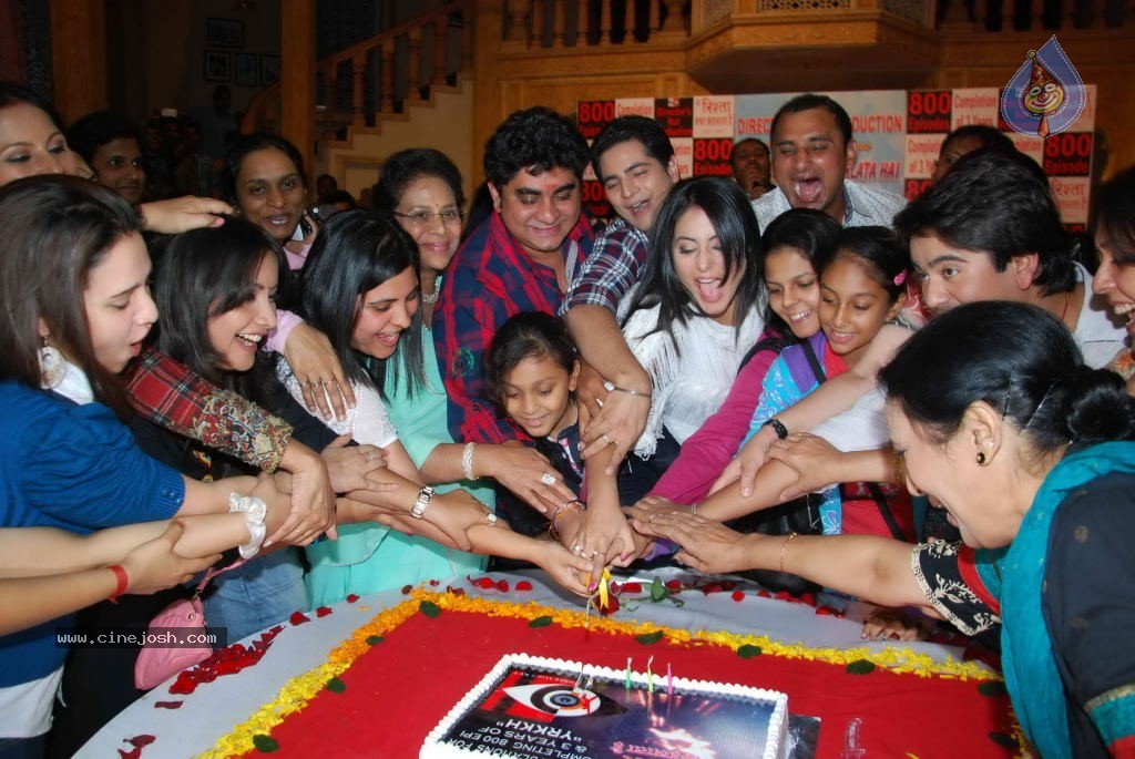 Yeh Rishta Kya Kehlata Hai 3 Years Completion Party - 7 / 37 photos