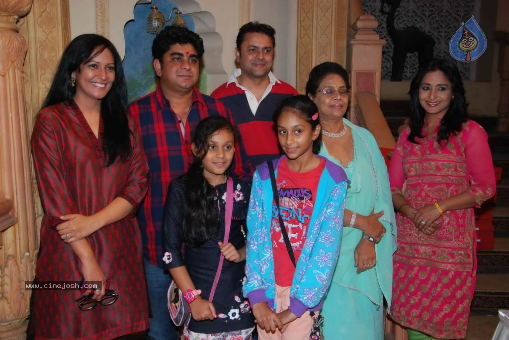 Yeh Rishta Kya Kehlata Hai 3 Years Completion Party - 31 / 37 photos