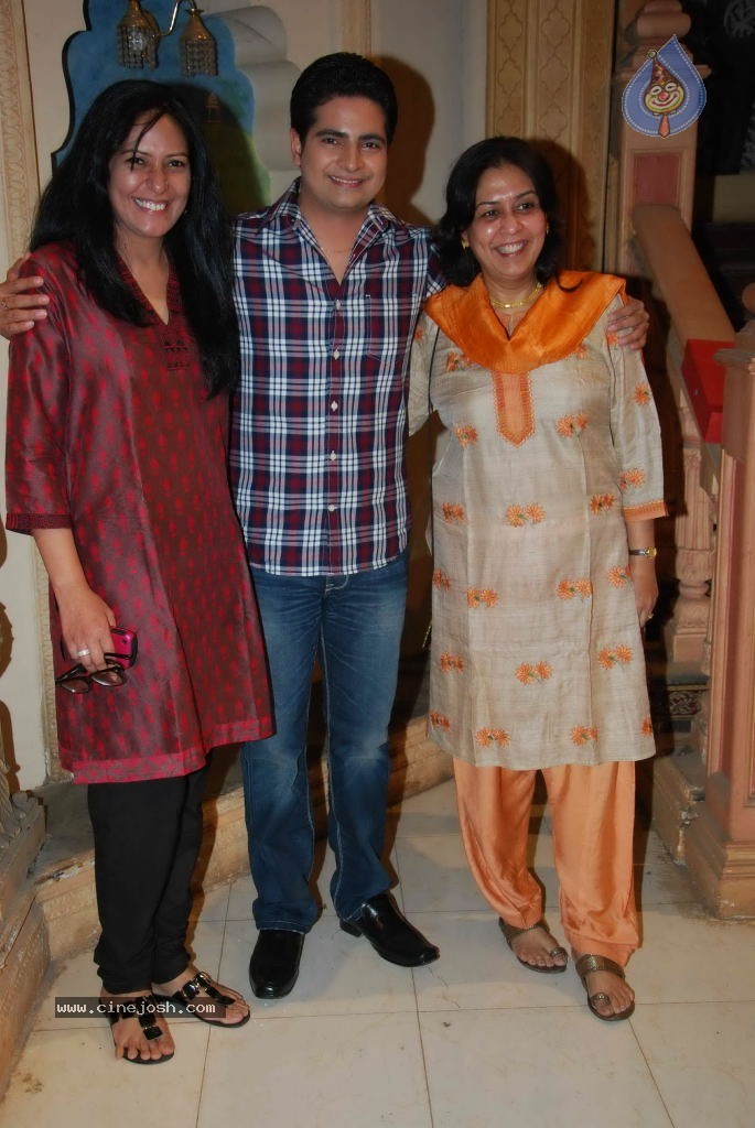 Yeh Rishta Kya Kehlata Hai 3 Years Completion Party - 33 / 37 photos