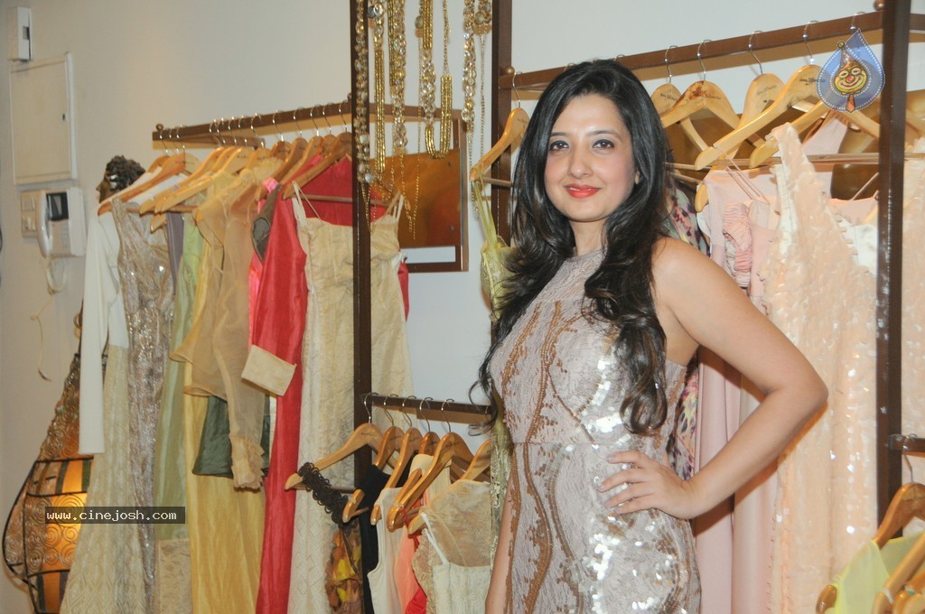 Zareen Khan at Amy Billimoria Friendly Collection Photoshoot - 36 / 55 photos
