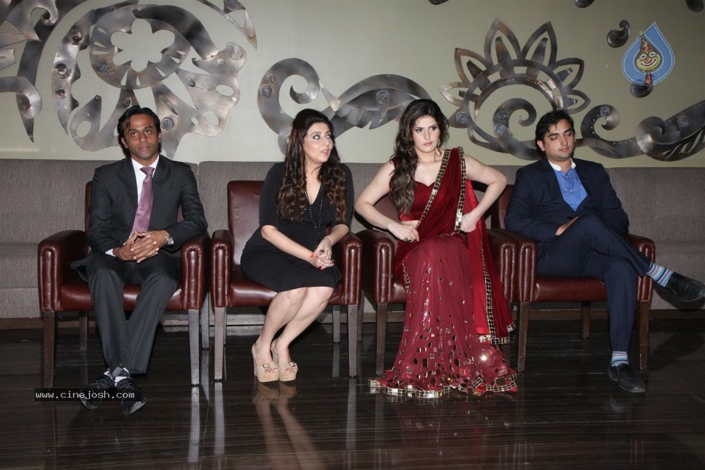Zarine Khan at GJIWL Launch Event - 3 / 37 photos