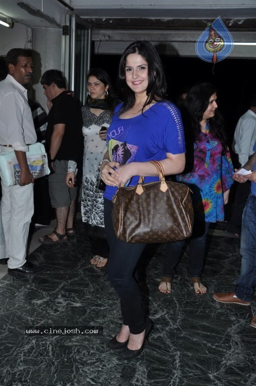 Zarine Khan at Kader Khans Play - 8 / 18 photos