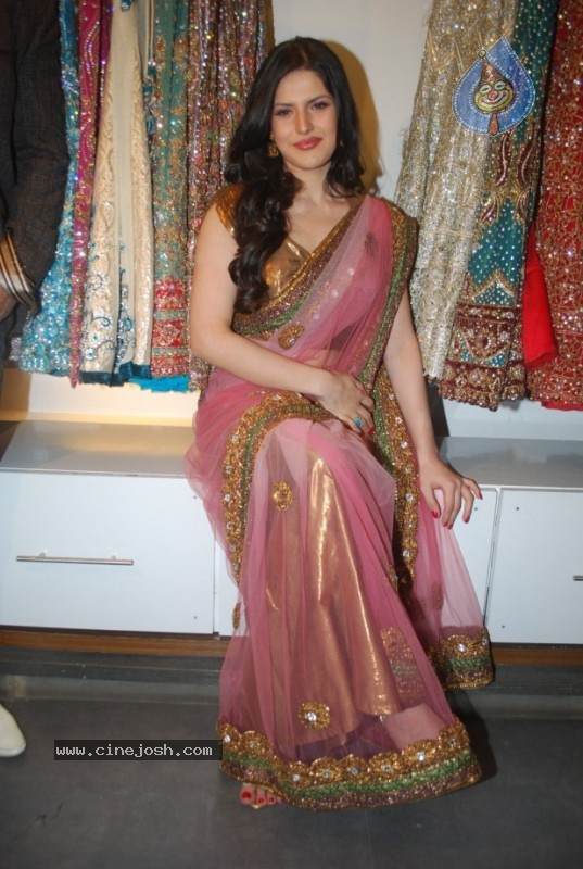 Zarine Khan At Riyaz Gangji's Libas Store - 9 / 30 photos