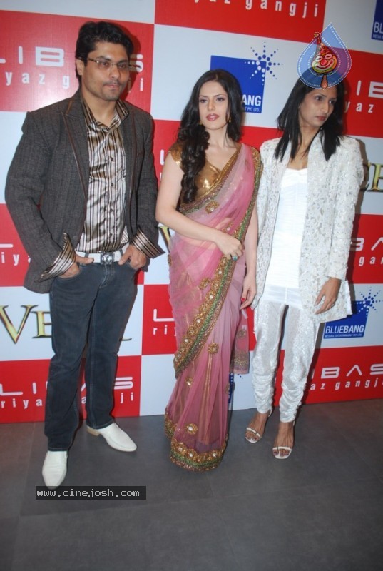 Zarine Khan At Riyaz Gangji's Libas Store - 27 / 30 photos