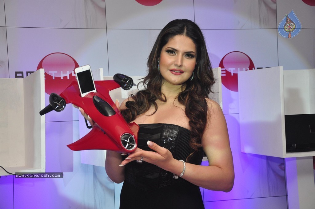 Zarine Khan Launches Amethyst Speakers - 19 / 26 photos