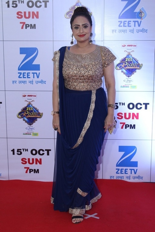 Zee Rishtey Awards 2017 Red Carpet Photos - 30 / 70 photos