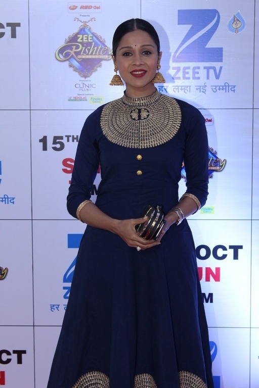 Zee Rishtey Awards 2017 Red Carpet Photos - 60 / 70 photos