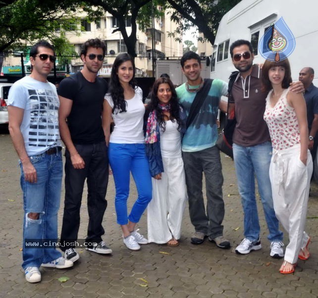 Zindagi Na Milegi Dobara Cast Meet and Greet Fans Event - 5 / 31 photos