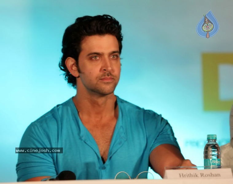 Zindgi na Milegi Dobara First Look Launch - 12 / 27 photos
